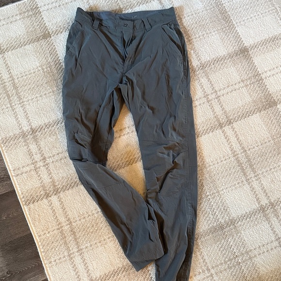 Columbia Men's Charcoal Chinos - Picture 1 of 4